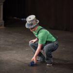 Der Riese und der Hut