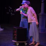 Theaterfotos beim "Der Riese und der Hut"