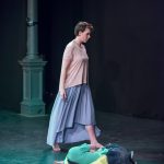 Der Riese und der Hut