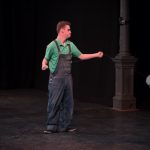 Der Riese und der Hut